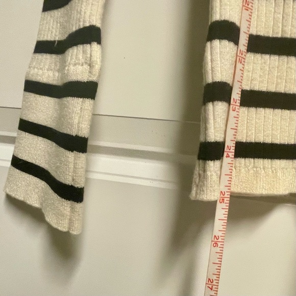 Loft Striped Ribbed Turtleneck Top Cream Slim fit Stretchy NEW Large Women’s - Picture 10 of 10